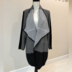 Ming Wang sweater tags on. From Dillards original price $100. Size medium.